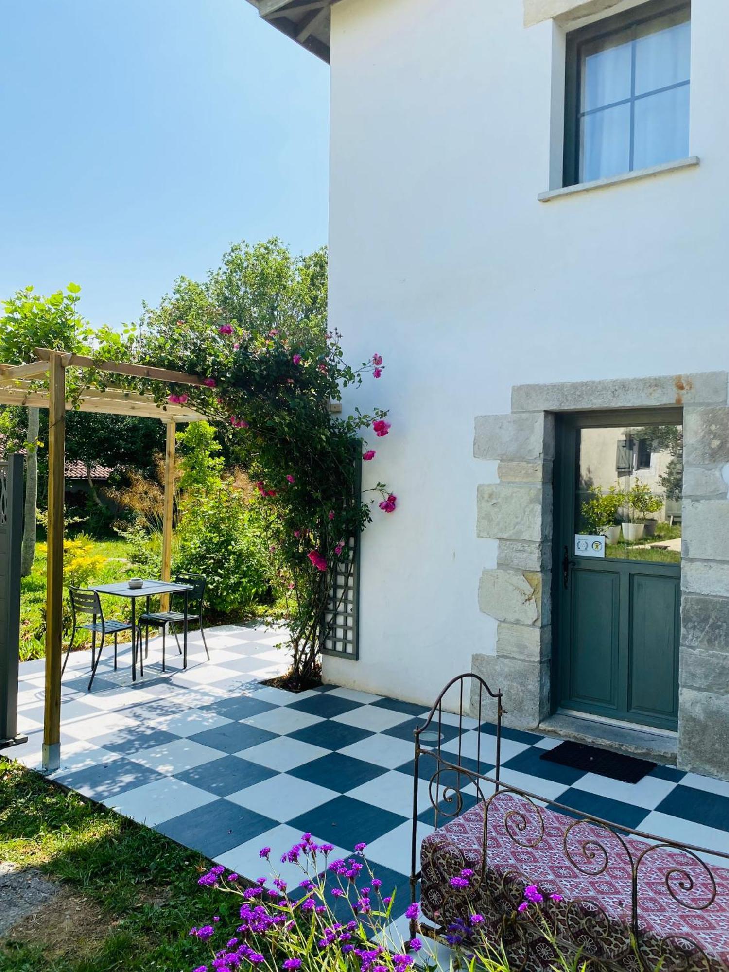דירות La Bastide De Guiche Entre Ocean Et Montagnes מראה חיצוני תמונה