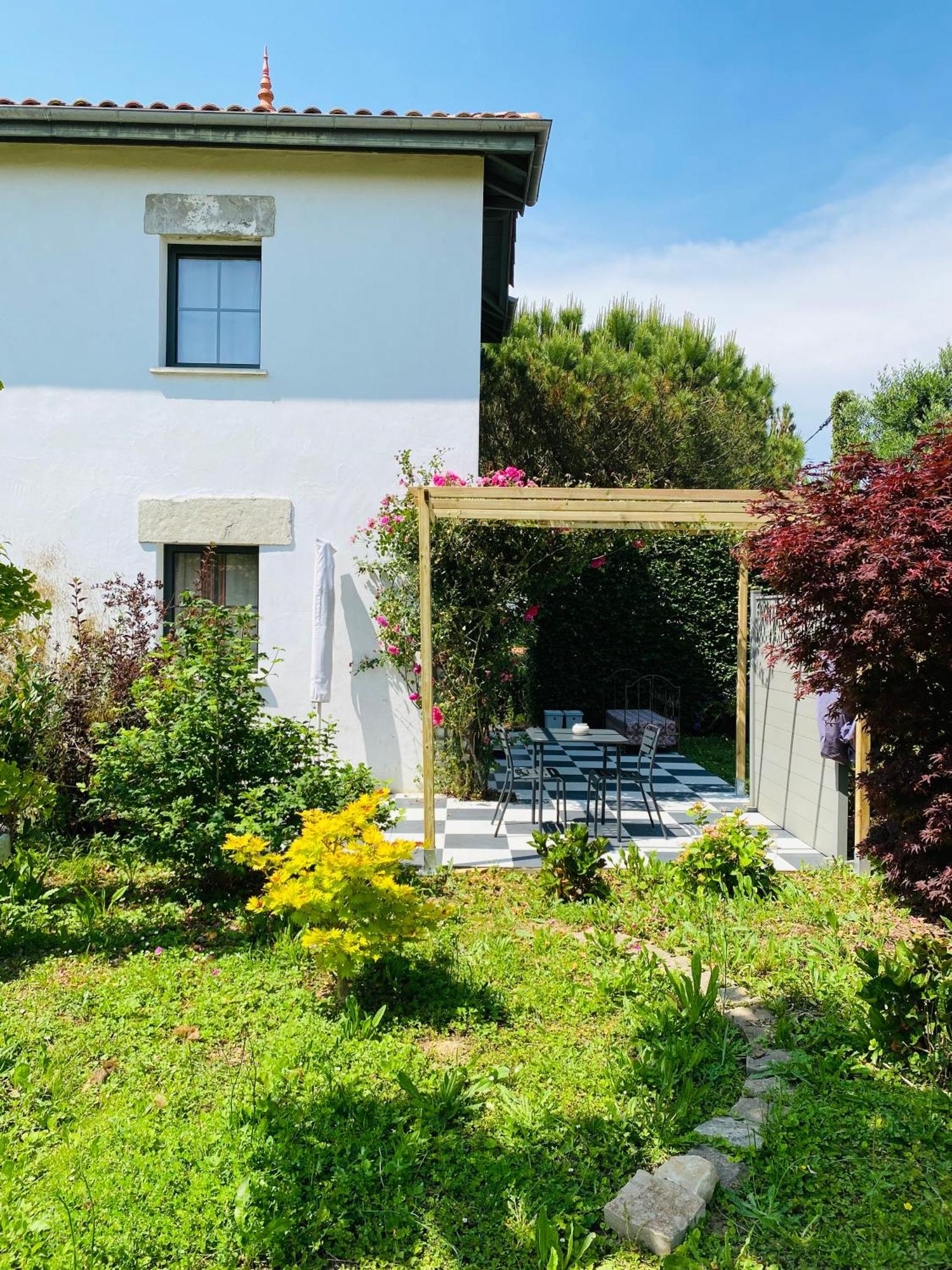 דירות La Bastide De Guiche Entre Ocean Et Montagnes מראה חיצוני תמונה